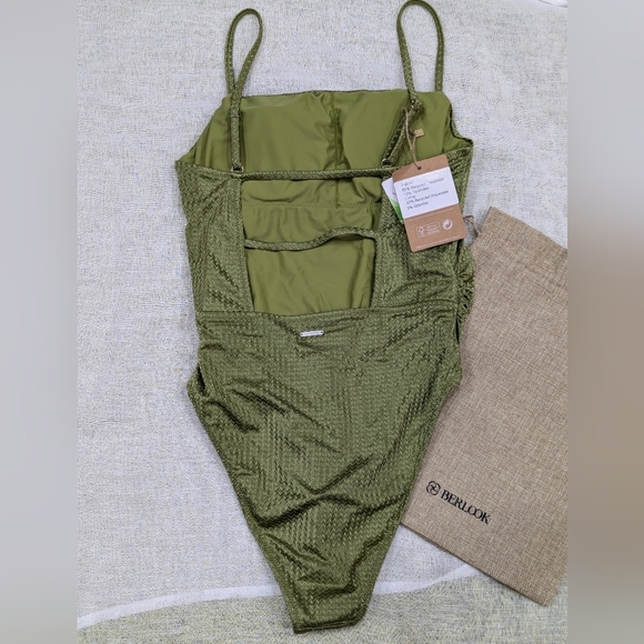BNWT / Berlook / Small / Medium /Large /  Textured Backless One-Piece - Picture 2 of 3